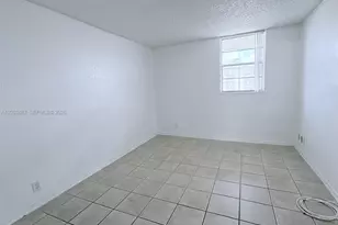4550 NW 9th St, Miami, FL 33126 - Photo 8