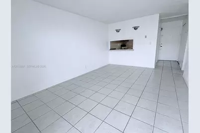 4550 NW 9th St #717E, Miami, FL 33126 - Photo 4