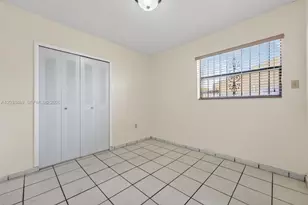 983 W 42nd Pl, Hialeah, FL 33012 - Photo 16
