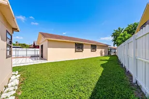 983 W 42nd Pl, Hialeah, FL 33012 - Photo 24