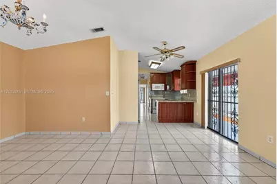 983 W 42nd Pl, Hialeah, FL 33012 - Photo 10