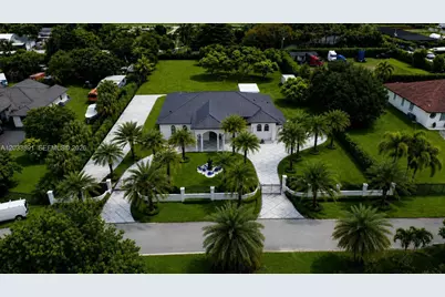 23710 SW 214th Pl, Homestead, FL 33031 - Photo 4