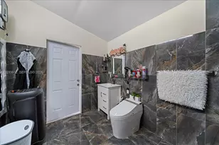 9915 Santos Dr, Cutler Bay, FL 33189 - Photo 20