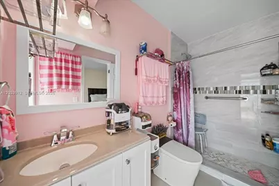 9915 Santos Dr, Cutler Bay, FL 33189 - Photo 14