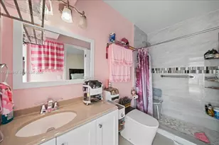 9915 Santos Dr, Cutler Bay, FL 33189 - Photo 14