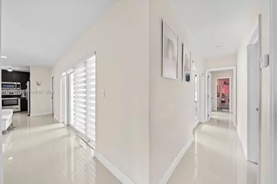 9915 Santos Dr, Cutler Bay, FL 33189 - Photo 10