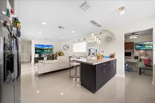 9915 Santos Dr, Cutler Bay, FL 33189 - Photo 8