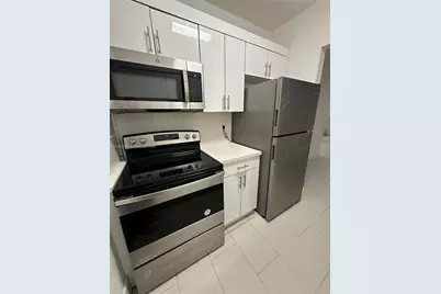 8205 Crespi Blvd #3, Miami Beach, FL 33141 - Photo 4
