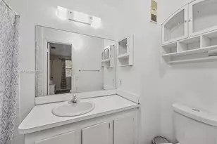 940 NW 104th Ave, Pembroke Pines, FL 33026 - Photo 6