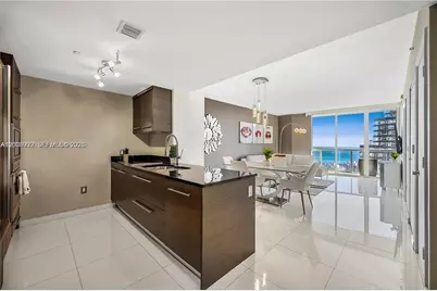 485 Brickell Ave #3109, Miami, FL 33131 - Photo 4