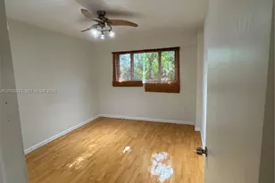 645 NE 121st St, North Miami, FL 33161 - Photo 8