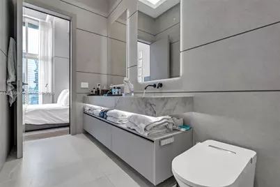 475 Brickell Ave #2215, Miami, FL 33131 - Photo 16