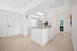 19101 NE 36th Ct, Aventura, FL 33180 - Photo 1