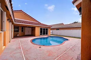 685 SW 198th Terrace, Pembroke Pines, FL 33029 - Photo 6