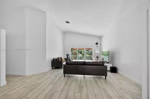 685 SW 198th Terrace, Pembroke Pines, FL 33029 - Photo 12