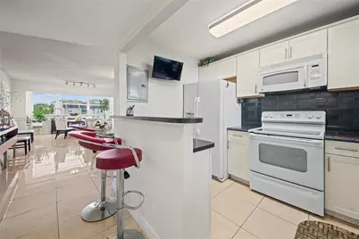 8951 Sunrise Lakes Blvd #301, Sunrise, FL 33322 - Photo 2