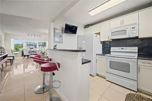 8951 Sunrise Lakes Blvd, Sunrise, FL 33322 - Photo 2