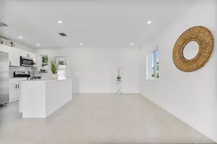 1044 NE 4th Ave, Homestead, FL 33030 - Photo 14
