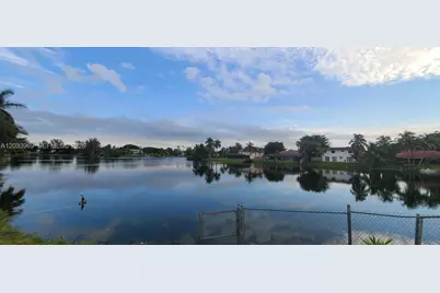 320 SW 99th Ave, Pembroke Pines, FL 33025 - Photo 34