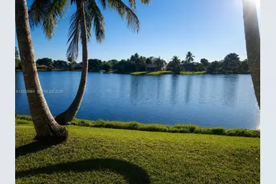 320 SW 99th Ave, Pembroke Pines, FL 33025 - Photo 18