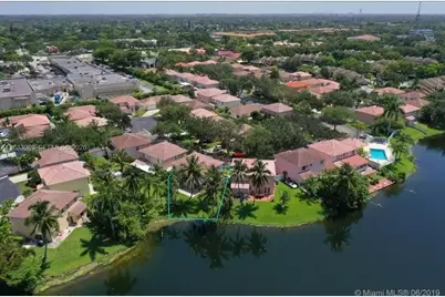 320 SW 99th Ave, Pembroke Pines, FL 33025 - Photo 18