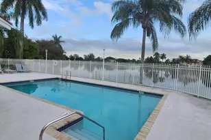 320 SW 99th Ave, Pembroke Pines, FL 33025 - Photo 6