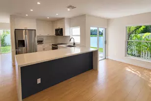 320 SW 99th Ave, Pembroke Pines, FL 33025 - Photo 24