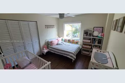 320 SW 99th Ave, Pembroke Pines, FL 33025 - Photo 12
