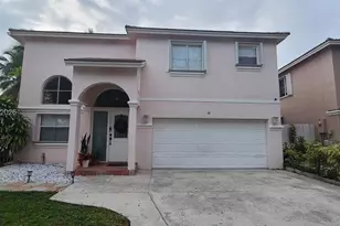 320 SW 99th Ave, Pembroke Pines, FL 33025 - Photo 2