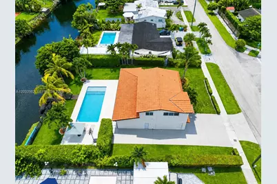 9780 SW 19th St, Miami, FL 33165 - Photo 32