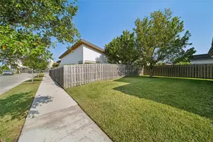 7635 NW 103rd Pl, Doral, FL 33178 - Photo 4