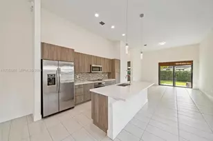 7635 NW 103rd Pl, Doral, FL 33178 - Photo 14