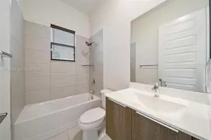 7635 NW 103rd Pl, Doral, FL 33178 - Photo 40