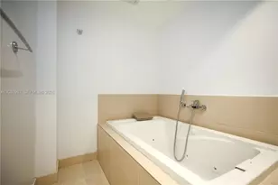 7135 Collins Ave, Miami Beach, FL 33141 - Photo 38