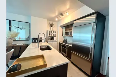 500 Brickell Ave #1410, Miami, FL 33131 - Photo 4