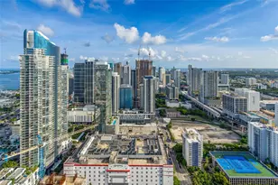 20 NE 11th St, Miami, FL 33132 - Photo 30