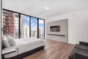 20 NE 11th St, Miami, FL 33132 - Photo 20