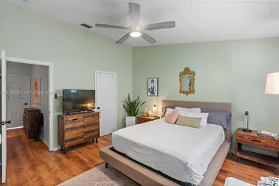 9928 NW 57th Manor, Coral Springs, FL 33076 - Photo 18
