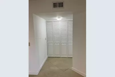 8373 Lake Dr #106, Doral, FL 33166 - Photo 8