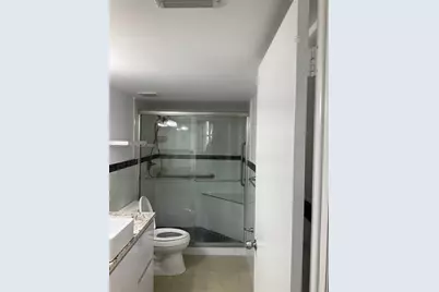 8373 Lake Dr #106, Doral, FL 33166 - Photo 20