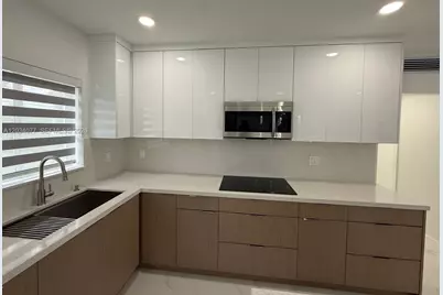 521 E 33rd St, Hialeah, FL 33013 - Photo 10