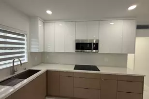 521 E 33rd St, Hialeah, FL 33013 - Photo 10