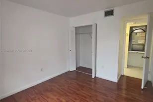 9429 Fontainebleau Blvd, Miami, FL 33172 - Photo 10