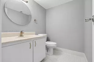5961 N Falls Cir Dr, Lauderhill, FL 33319 - Photo 6