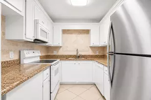 5961 N Falls Cir Dr, Lauderhill, FL 33319 - Photo 2
