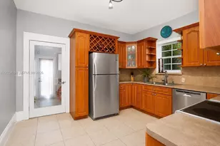 452 SW 26th Rd, Miami, FL 33129 - Photo 10