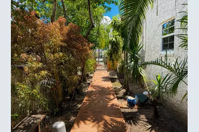 452 SW 26th Rd, Miami, FL 33129 - Photo 18