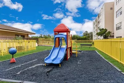 6940 Miami Gardens Dr #1-522, Hialeah, FL 33015 - Photo 12