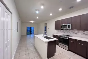 8265 NW 41st St, Doral, FL 33166 - Photo 2