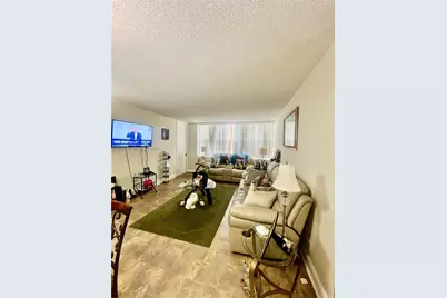1300 Saint Charles Pl #620, Pembroke Pines, FL 33026 - Photo 2